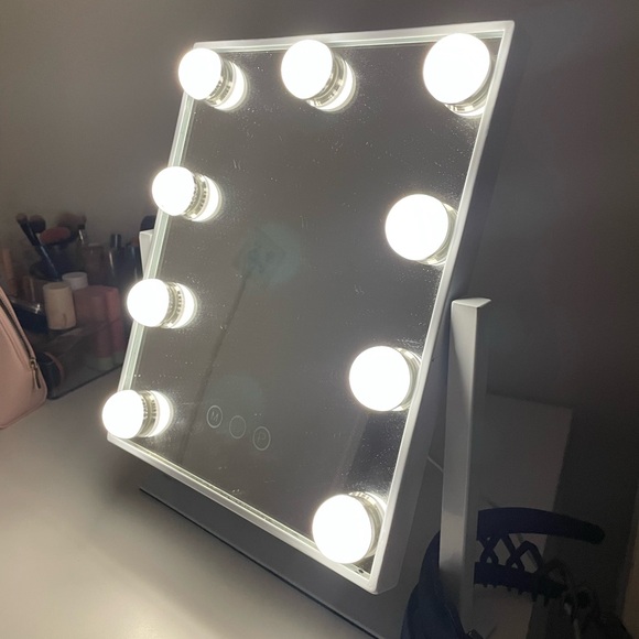 Illuminated Vanity Mirror with LED Lights - Picture 1 of 6
